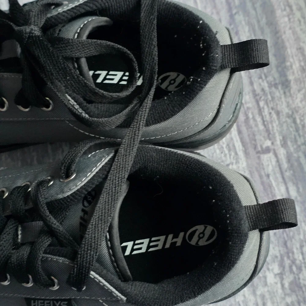 Heelys Kids Gray Lace‎ Up Roller Shoes Sneakers Size 4 Youth
